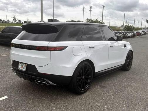 2024 Land Rover Range Rover Sport SE