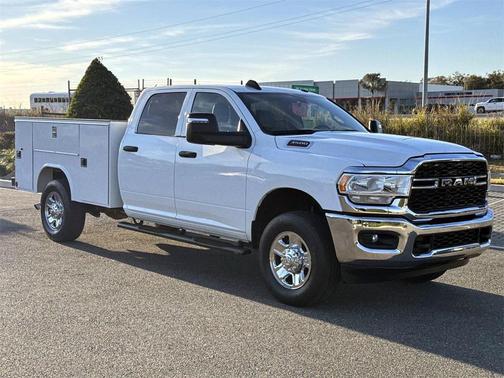 2024 RAM 3500 Tradesman Crew Cab 4x4 8' Box
