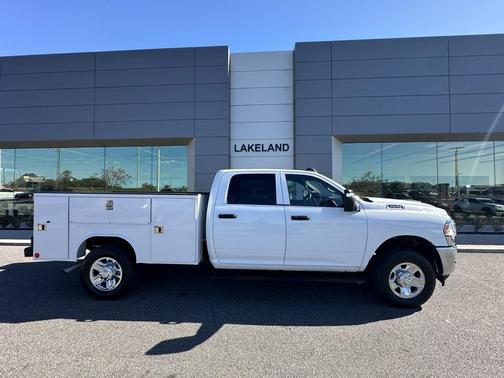 2024 RAM 3500 Tradesman Crew Cab 4x4 8' Box