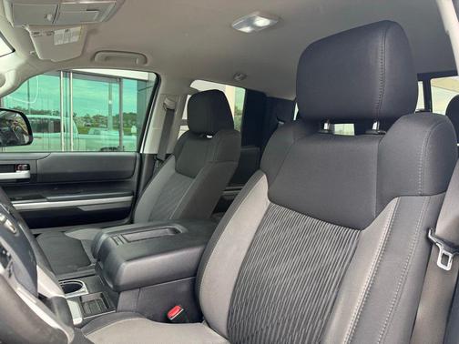 Super White 2017 Toyota Tundra SR5