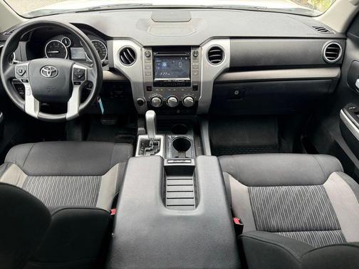 Super White 2017 Toyota Tundra SR5