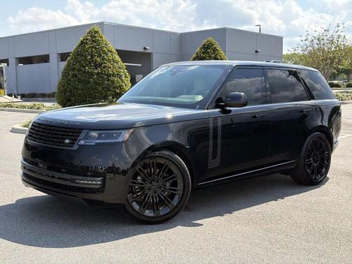 Santorini Black Metallic 2026 Land Rover Range Rover P400 SE
