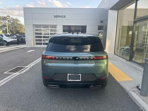 2025 Land Rover Range Rover Sport SE