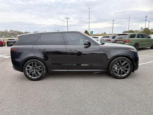 2024 Land Rover Range Rover Sport SE