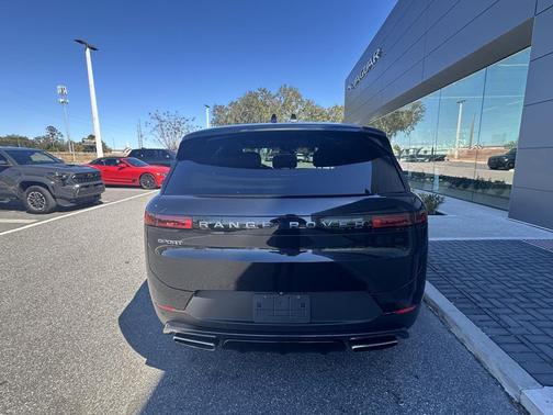 2024 Land Rover Range Rover Sport SE