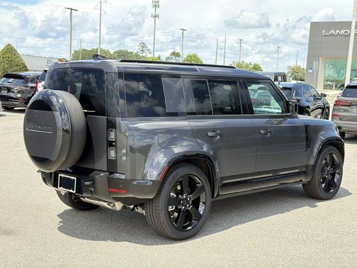 Carpathian Grey Prem Met 2026 Land Rover Defender P400 X-Dynamic SE