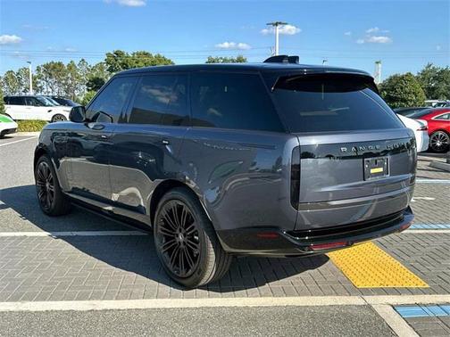 2025 Land Rover Range Rover P400 SE
