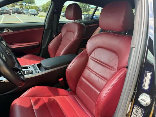 Aurora Black 2018 Kia Stinger GT2