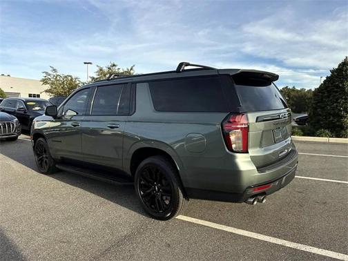 2023 Chevrolet Suburban RST