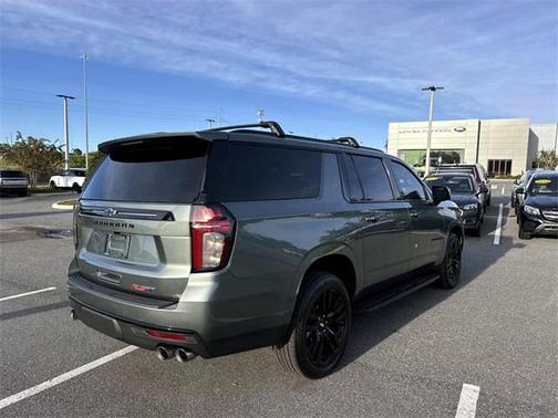 2023 Chevrolet Suburban RST