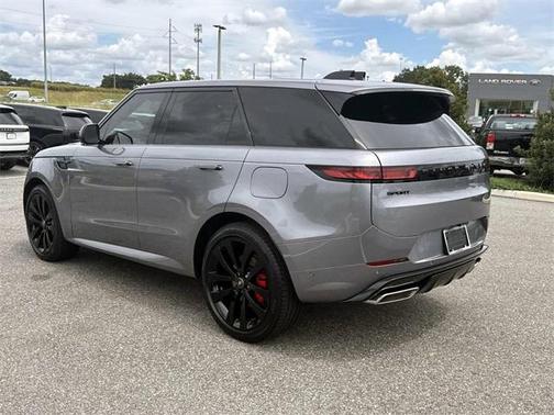 2025 Land Rover Range Rover Sport SE