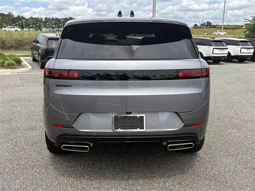 2025 Land Rover Range Rover Sport SE