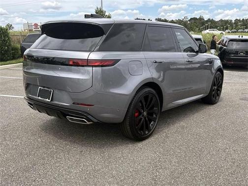 2025 Land Rover Range Rover Sport SE