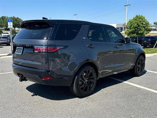 2025 Land Rover Discovery P300 Dynamic SE
