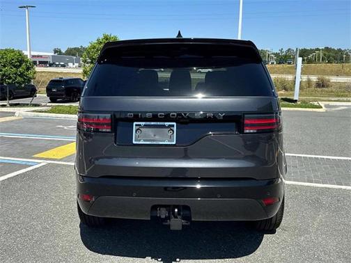 2025 Land Rover Discovery P300 Dynamic SE