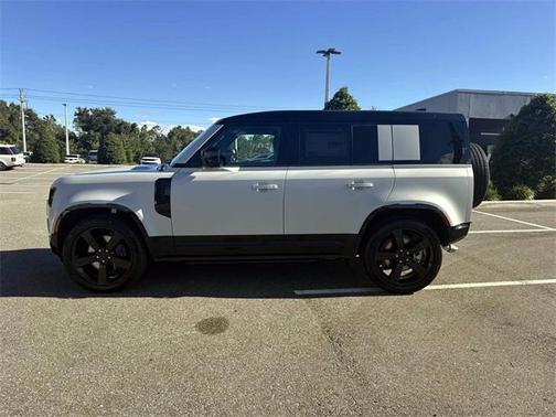 2026 Land Rover Defender X-Dynamic SE