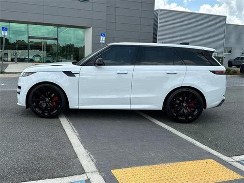 2025 Land Rover Range Rover Sport SE