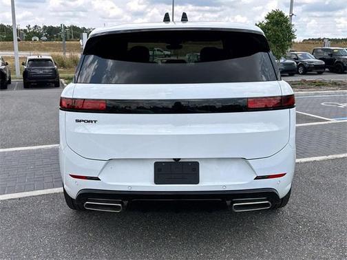 2025 Land Rover Range Rover Sport SE