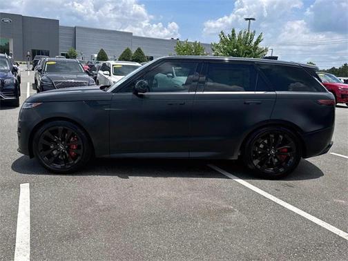 2025 Land Rover Range Rover Sport SE