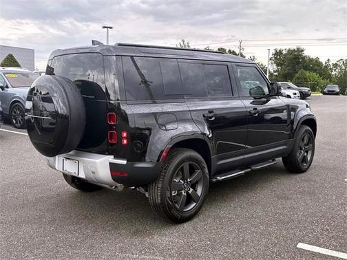 2025 Land Rover Defender 110 P300