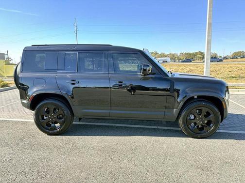 Santorini Black Metallic 2026 Land Rover Defender P300 S