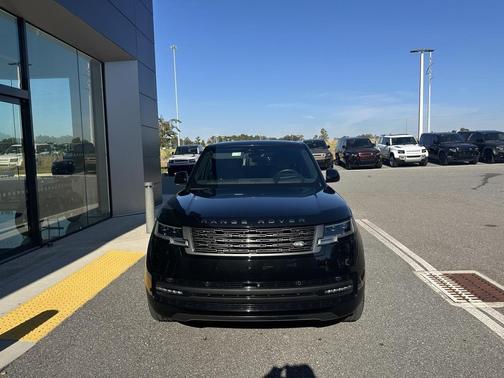 2024 Land Rover Range Rover P530 SE