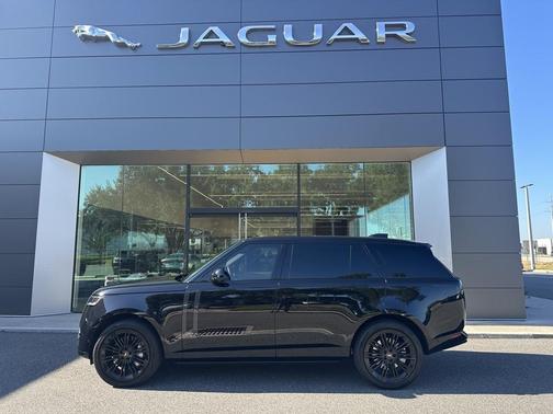 2024 Land Rover Range Rover P530 SE