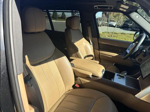 2024 Land Rover Range Rover P530 SE