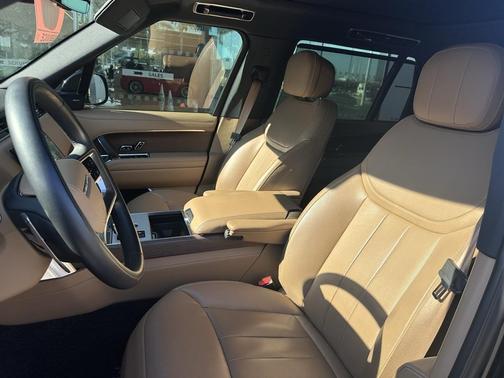 2024 Land Rover Range Rover P530 SE
