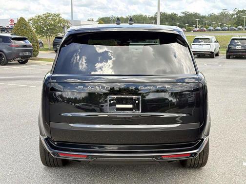 Santorini Black Metallic 2026 Land Rover Range Rover P400 SE 7 Seat