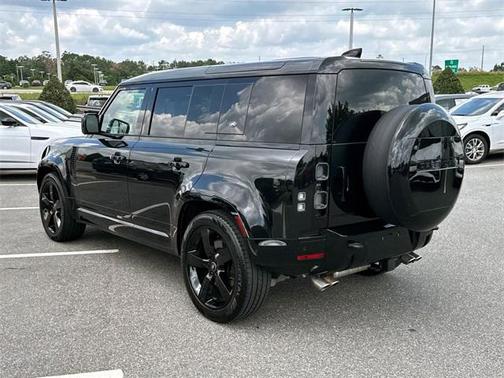 2024 Land Rover Defender 110 V8
