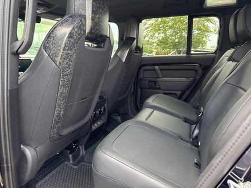 Narvik Black 2026 Land Rover Defender P635 OCTA