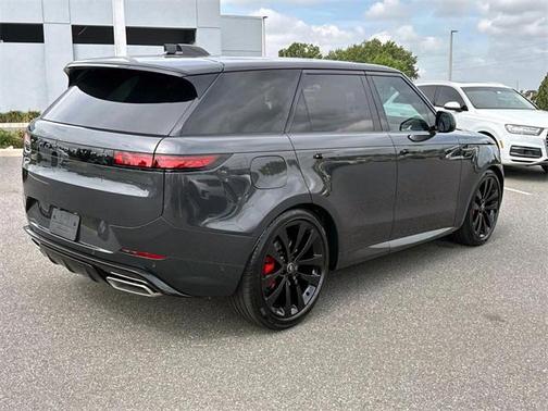 2025 Land Rover Range Rover Sport SE