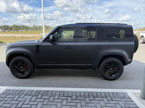 2023 Land Rover Defender 110 S