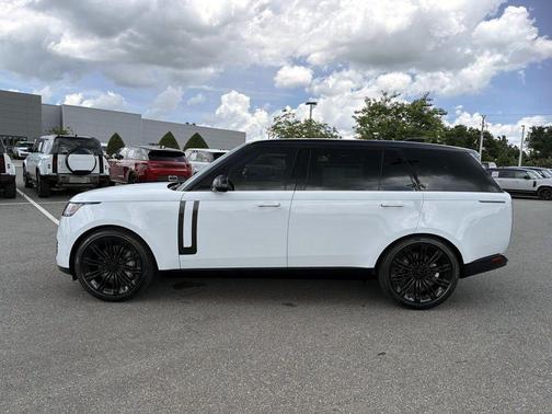 Fuji White 2026 Land Rover Range Rover P530 SE 7 Seat