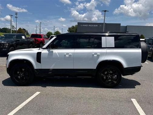 2025 Land Rover Defender 130 P400 X-Dynamic SE