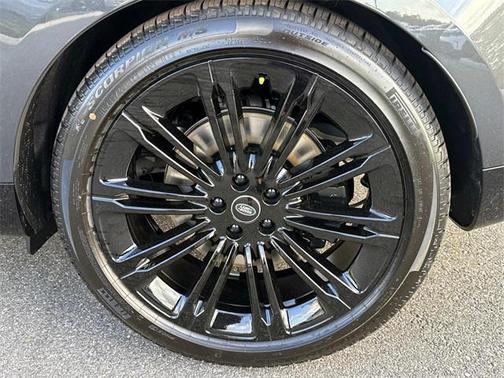 2025 Land Rover Range Rover P530 SE