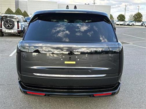 2025 Land Rover Range Rover P530 SE