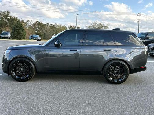 2025 Land Rover Range Rover P530 SE