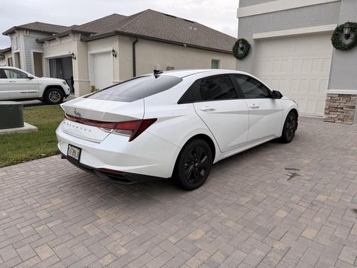 2022 Hyundai ELANTRA SEL