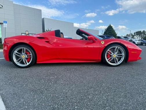 2019 Ferrari 488 Spider Base
