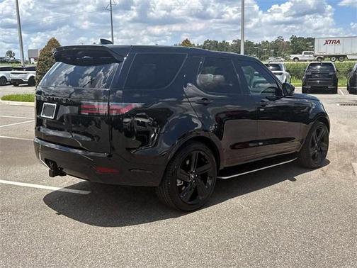 2025 Land Rover Discovery P360 Dynamic SE