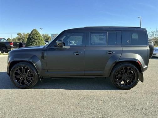 2026 Land Rover Defender 110 V8