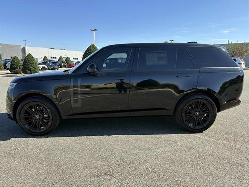 2025 Land Rover Range Rover P400 SE 7 Seat