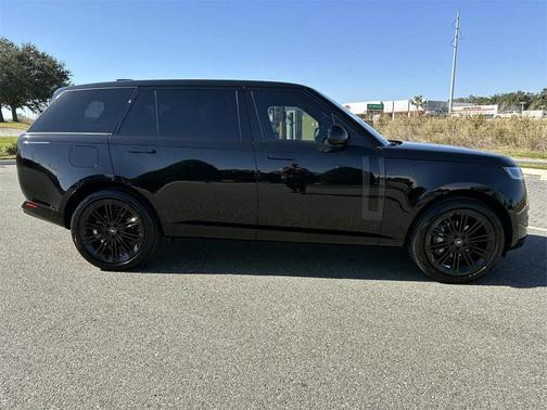 2025 Land Rover Range Rover P400 SE 7 Seat