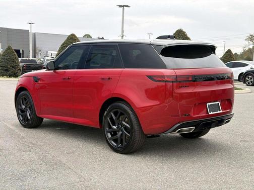 2026 Land Rover Range Rover Sport SE