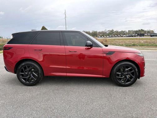 2026 Land Rover Range Rover Sport SE