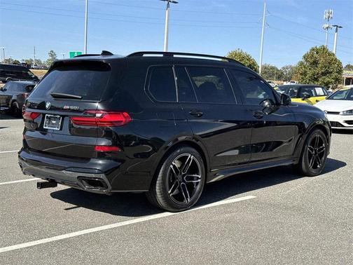 2022 BMW X7 M50i