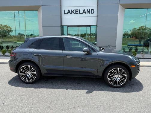 Volcano Grey Metallic 2018 Porsche Macan Macan