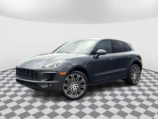 Volcano Grey Metallic 2018 Porsche Macan Macan